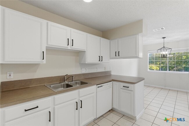 Photo - 115 Crest Dr