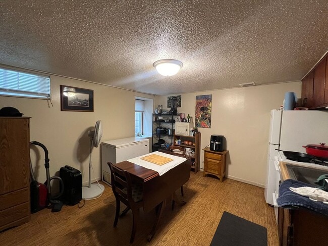 Photo - 818 W Center St Unidad A818-6