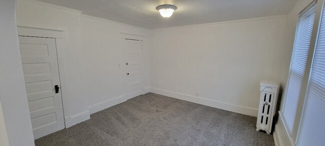 Photo - 615 W Main St Unit 1