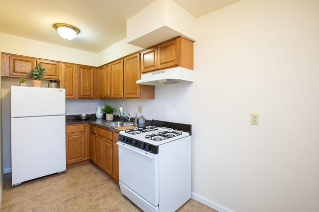 Photo - Cambridge Manor