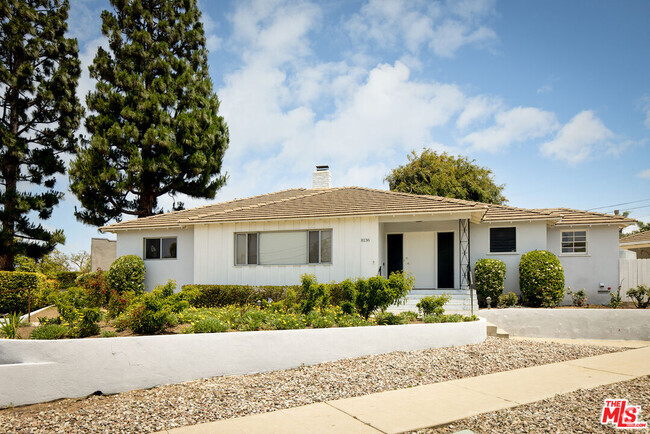 Building Photo - 8136 Loyola Blvd Rental