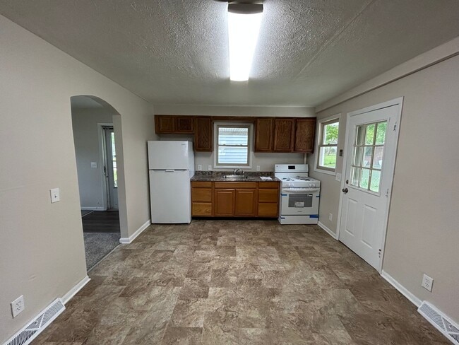 Photo - 2 Bed- 1 Bath - Single Family Home