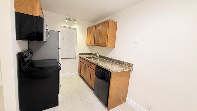 Photo - 607 NE 29th Dr Unit 17