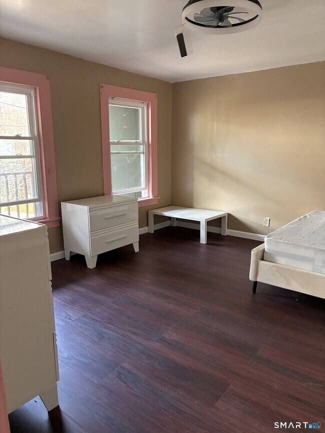 Photo - 440 Main St Unit B