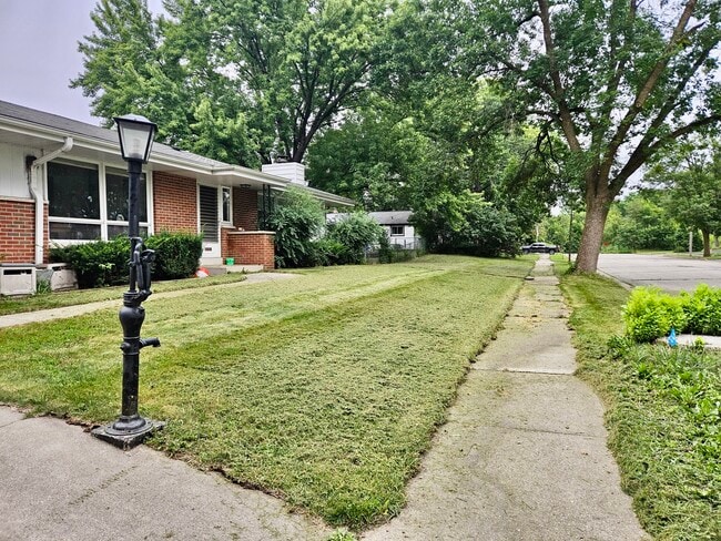 Building Photo - 1510 Jills Dr Rental