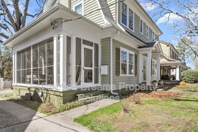 Photo - 915 N Eugene St