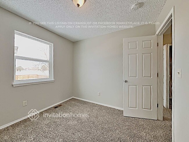 Photo - 899 Daffodil St