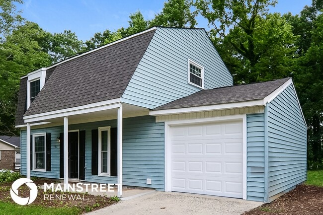 Photo - 405 Woodlake Dr