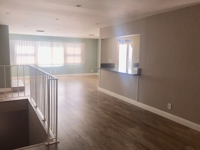 Photo - Glendale Hills traditional with fabulous views