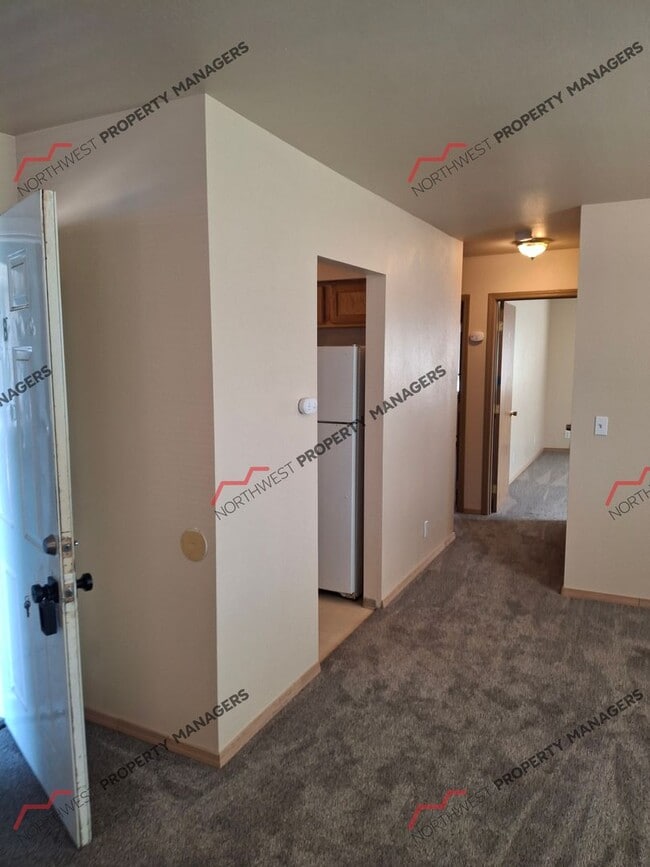 Photo - 312 E Locust St Unit #B