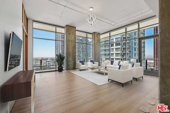Building Photo - 1100 S Hope St Unit 1602 Rental