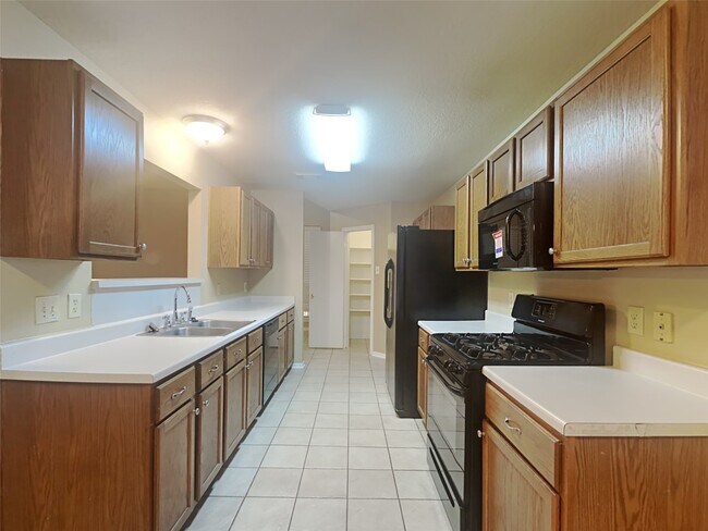 Photo - 4906 Black Rock St