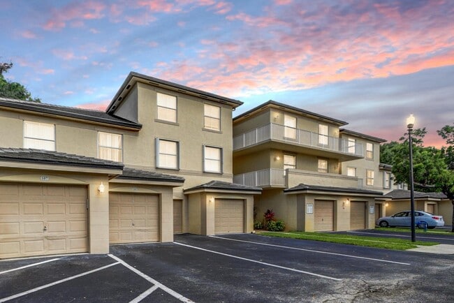 Building Photo - 2020 Greenview Shores Blvd Unit 108 Rental