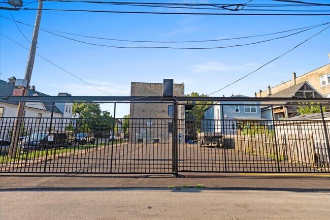 Photo - 2 bedroom in Chicago IL 60647 Unit 2N