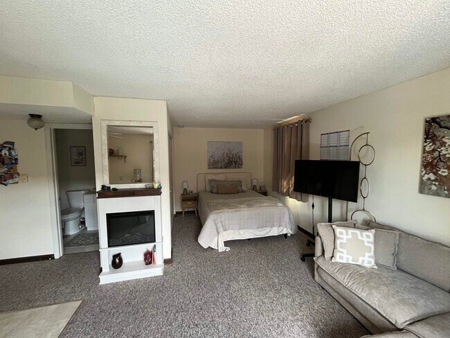 Photo - 520 E Washington Ave Unit 304