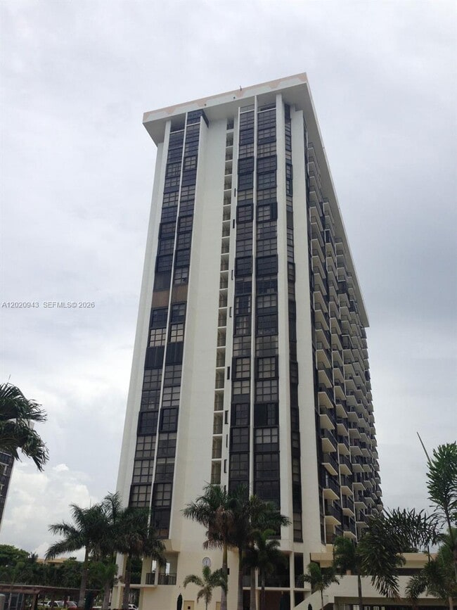 Building Photo - 1865 Brickell Ave Unit A1203