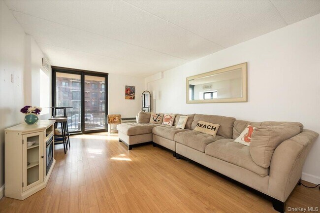 730 W Broadway Unit 2J