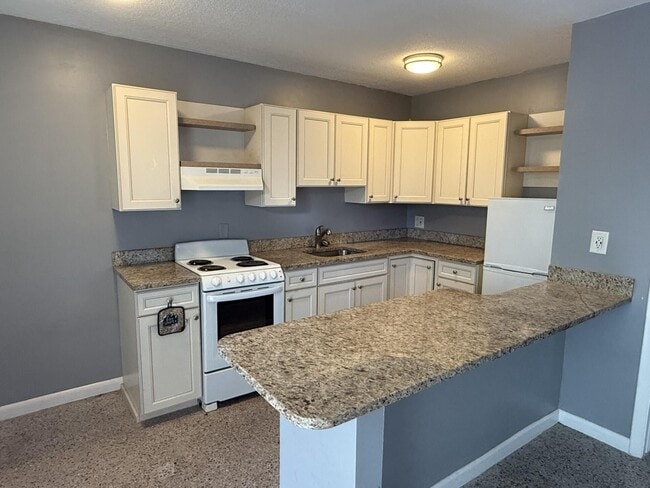 Photo - 1118 N H St Unit 12