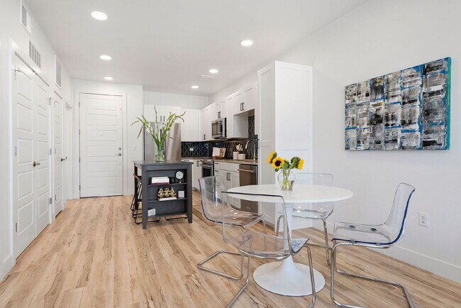 Photo - Top-Floor Denver Condo Offering Privacy, Views & Upgraded Appliances Unit 404