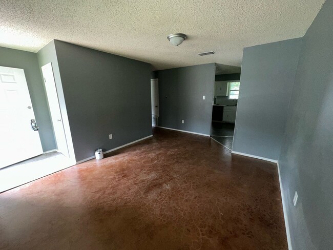 Photo - 12122 Michael St