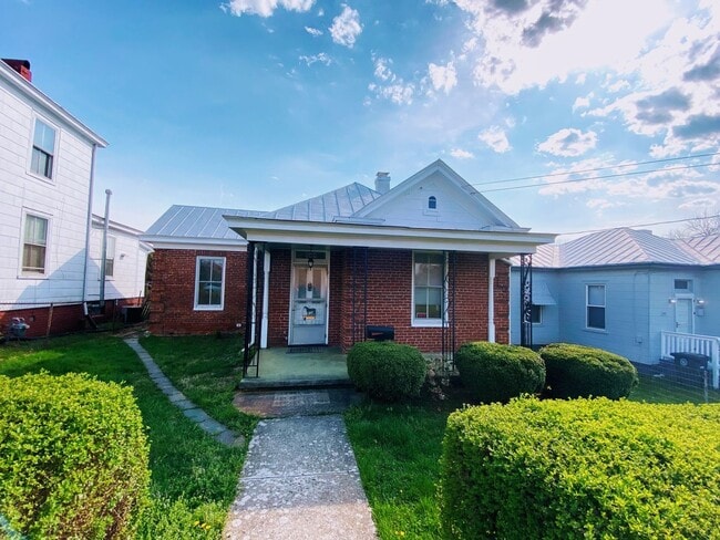2 Bedroom Home in Lynchburg - 2 Bedroom Home in Lynchburg