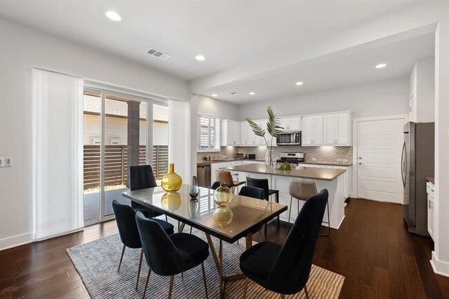 Photo - 1506 Arcilla St