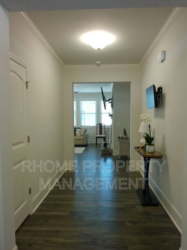 Photo - 9926 Stretford Rd