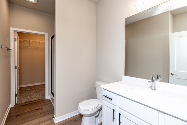 3BR, 2.5BA - 1,823SF - Primary Bathroom