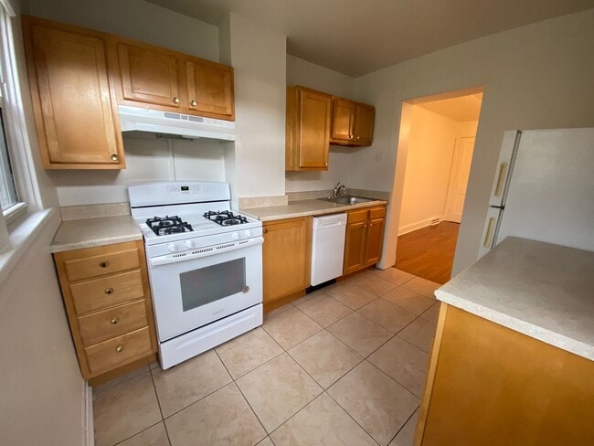 Photo - Available for Immediate Move In. Short term rental. Lease will end July 27, 2026 w/option to r...