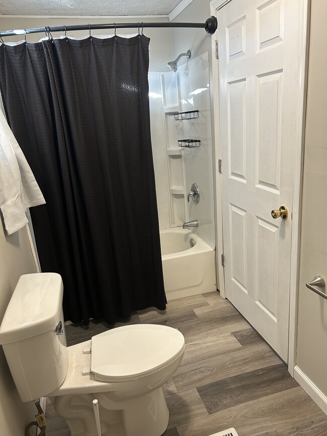 Photo - 821 E Woodlawn St