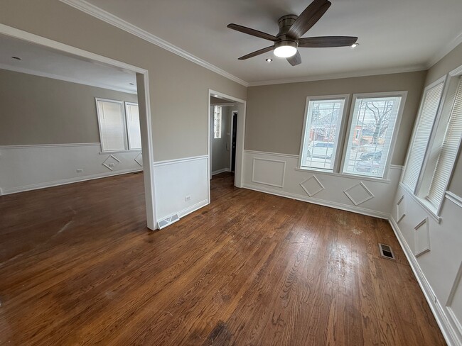 Photo - 10154 S Calumet Ave