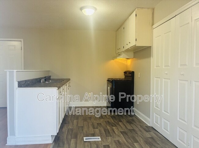 Photo - 807 Shaver St