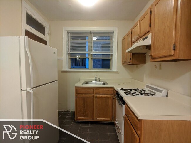 Photo - 4237 N Paulina St