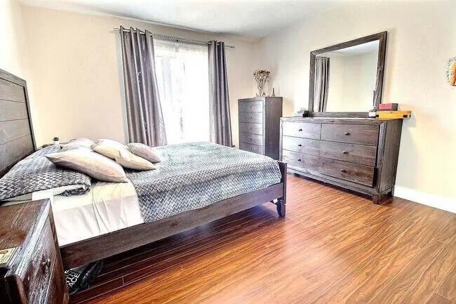 Photo - 1009 Homestead Way