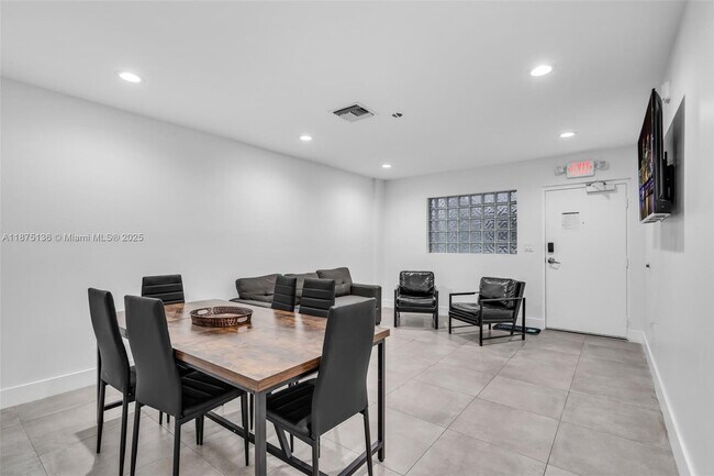 Photo - 645 Palmetto Dr Unidad 6