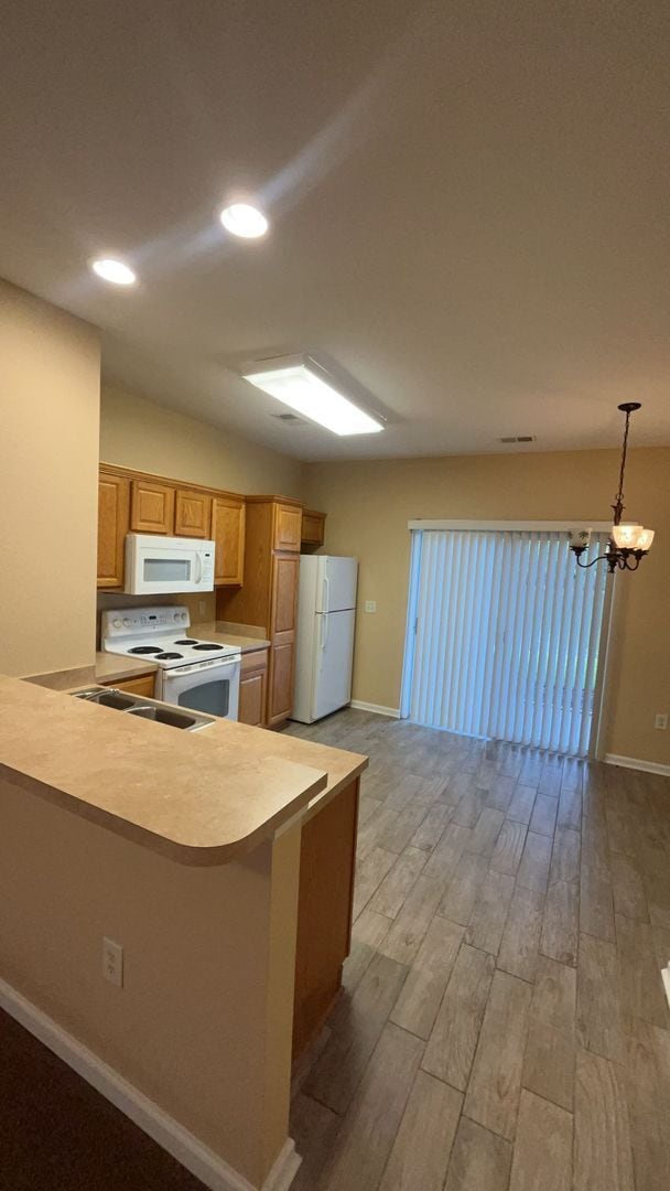 Photo - 160 Chenoa Dr