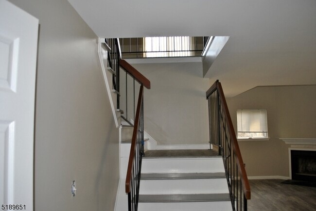 Photo - 910 Reed Ct