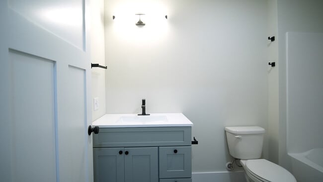 15 Hungerford Terrace Unit 13