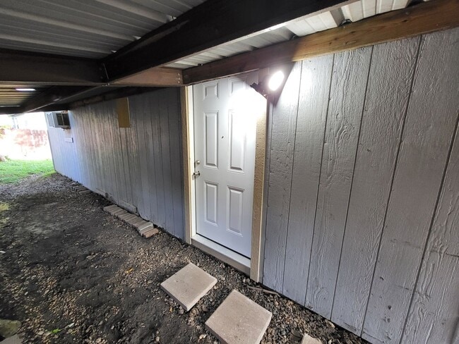 Photo - Garage Apartment