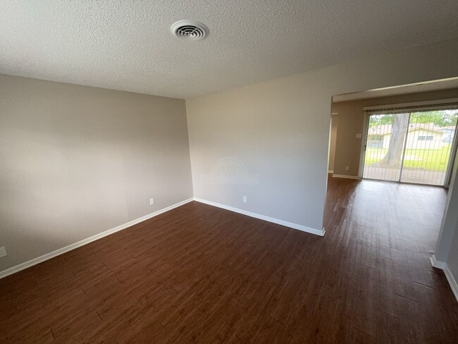 Photo - 1205 Kathey Dr