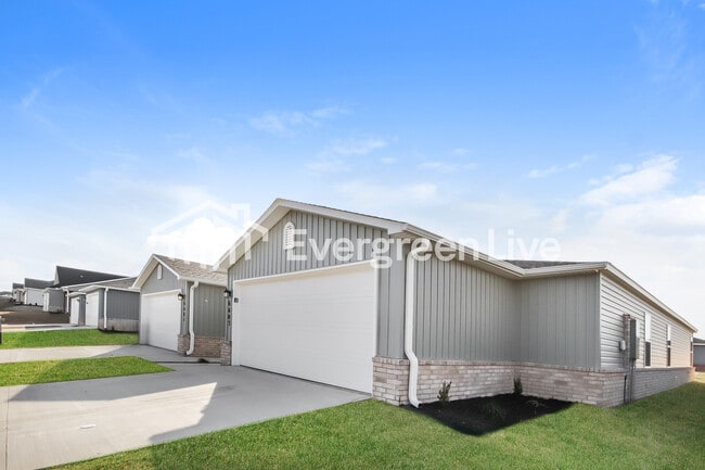 Photo - 6603 NW Kathleen St