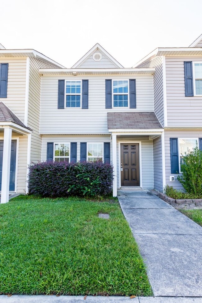 Photo - Looking for a townhome in Hubert?