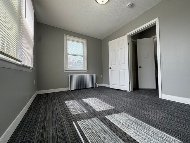 Photo - 1727 Reaney Ave E Unit #3