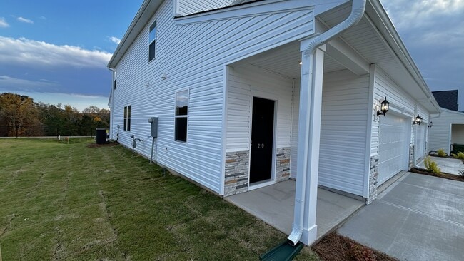 Photo - 210 Timber Fls Dr