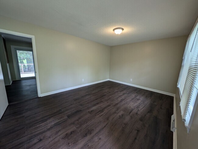 Photo - **Price Reduced with Lawncare included!