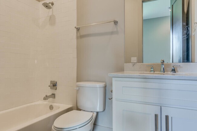 Photo - 4924 Upper James St