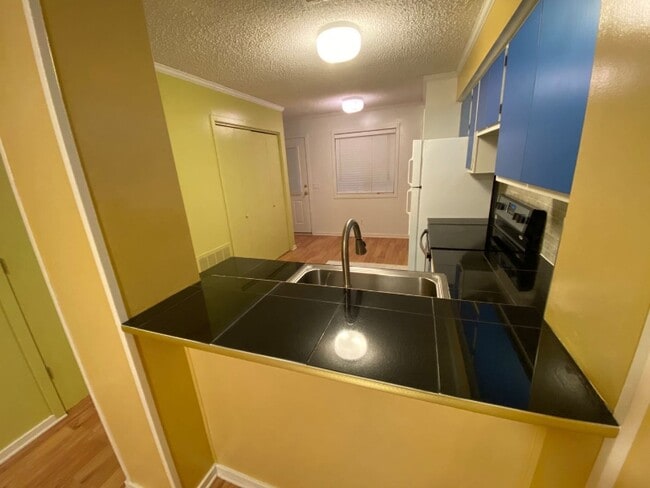 Photo - 10 Canterbury Ct