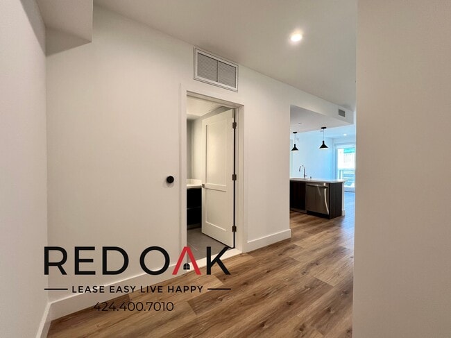 Photo - 5801 Camerford Ave Unidad 310