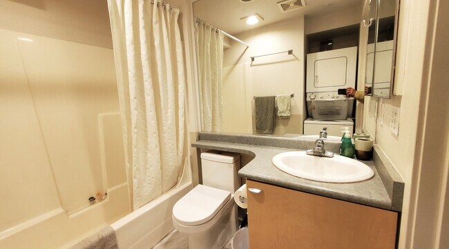 Photo - 425 Vine St Unidad 406