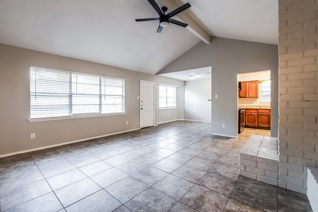 Photo - 22415 Millgate Dr